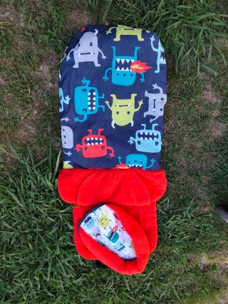 Silla de paseo Cosatto con estampado de monstruos