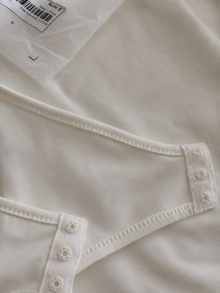 Body blanco cuello cuadrado