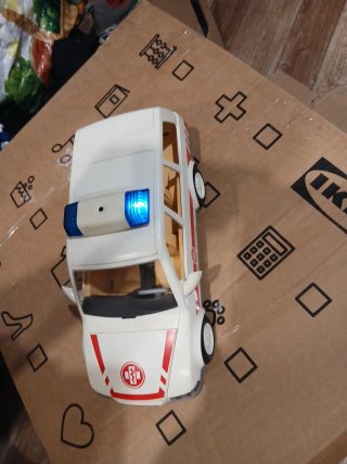 Ambulancia de playmobil con luces Este 10€