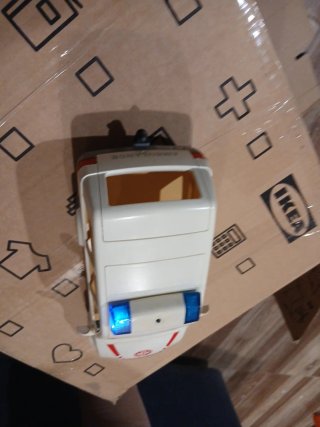 Ambulancia de playmobil con luces Este 10€