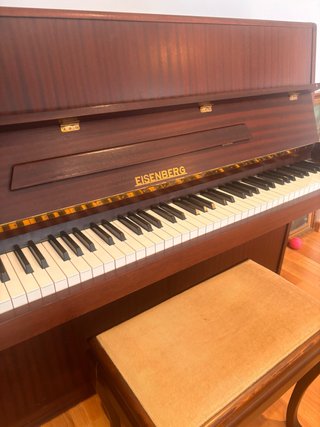 Piano Aleman Vertical Eisenberg Marrón
