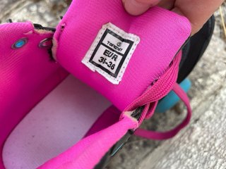 Pattini a rotelle neri e fucsia Taglia 35-36