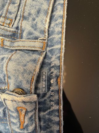 Jeans OVS strappati vita alta