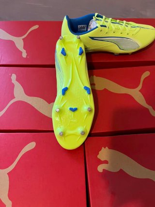 Zapatillas Fútbol Puma Amarillas y Azules