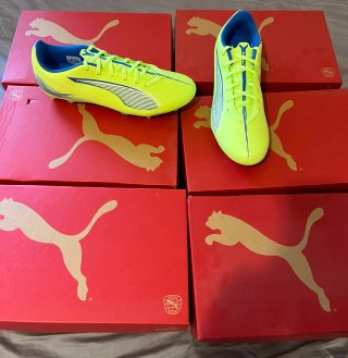 Zapatillas Fútbol Puma Amarillas y Azules