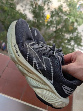 Lote 3 pares zapatillas: Lacoste, NB, Puma
