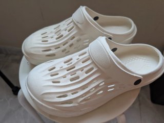 Lote 3 pares zapatillas: Lacoste, NB, Puma