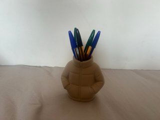Portalápices divertido chaqueta