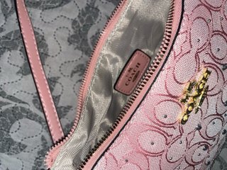 Bolso Coach rosa con pedrería