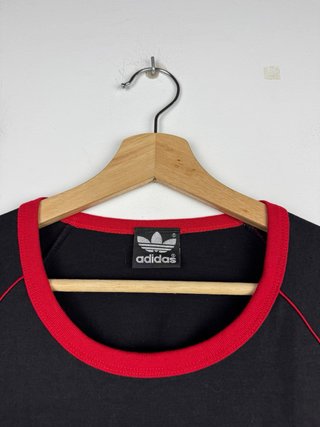 Camiseta Adidas Ringer Vintage Trefoil Negra Roja