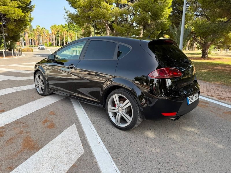 SEAT León 2.0 TDi FR 2008, foto 2