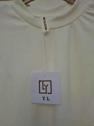 Blusa T L con etiquetas. Medidas en descripción