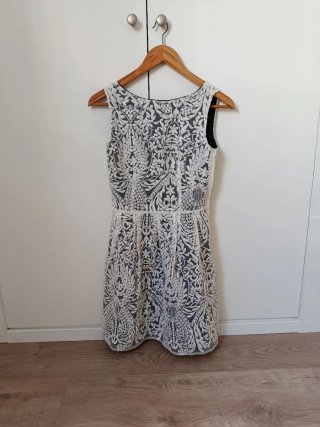 Vestido fiesta encaje blanco y gris