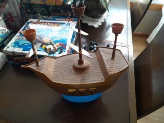 Pingüino al agua juego de mesa
