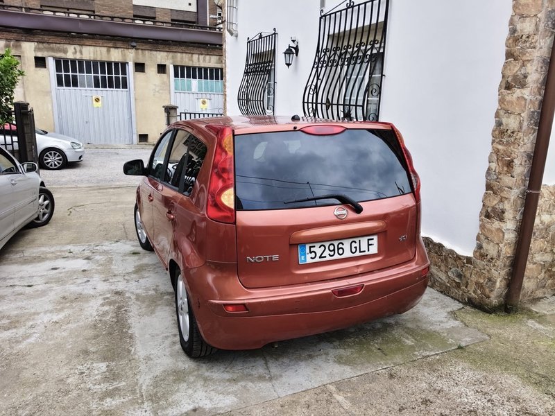 Nissan Note 2010 - foto 1