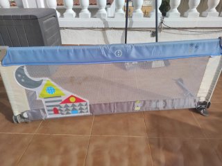 Barra de seguridad para cama infantil