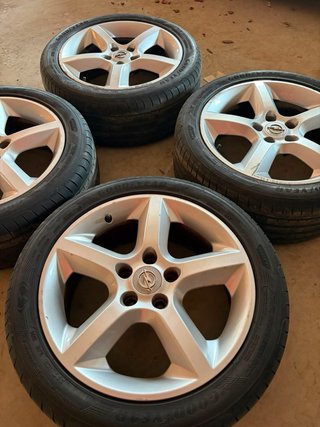 Llantas opel astra h con neumáticos Goodyear