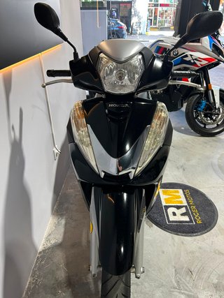 Honda SH300