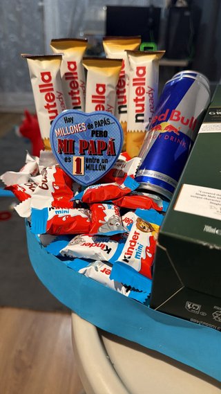 Caja regalo sorpresa: Nutella, Red Bull, Kinder