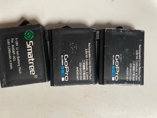 GoPro Hero 4 + 3 Baterías y cargador