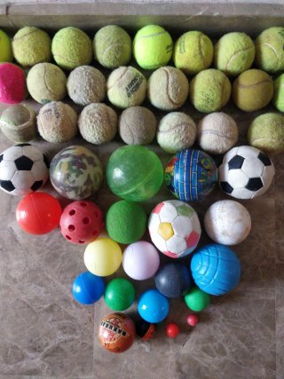 47 pelotas variadas