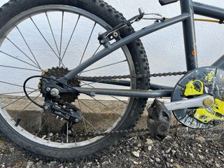 Bicicleta Btwin Gris y Amarilla