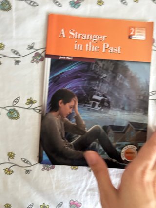 a stranger in the past libro en inglés