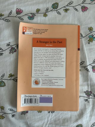 a stranger in the past libro en inglés