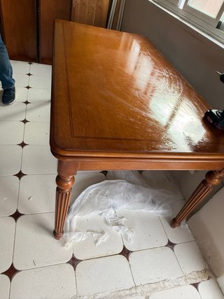Mesa de comedor de madera maciza