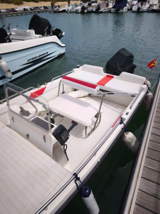 Barco Río 500 Class