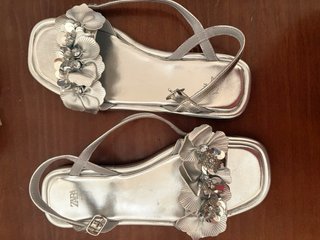 Sandalias niña ZARA T.35 plateadas
