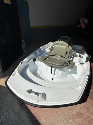 bass boat