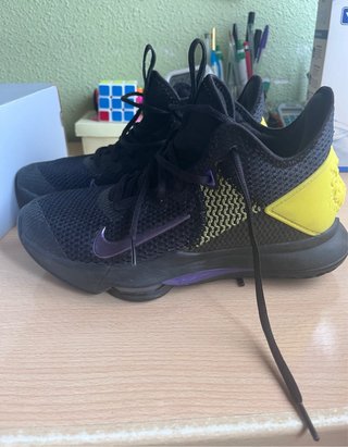 Zapatillas Nike Lebron Witness 4 Negras Amarillas
