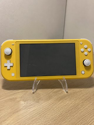 Nintendo Switch Lite Amarillo