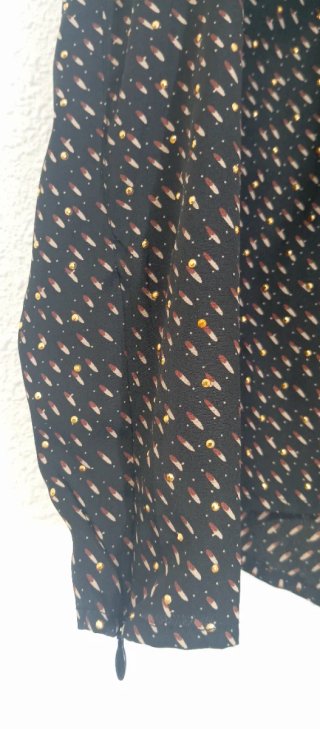 Camisa Reiss Negra con Detalles Dorados Talla L
