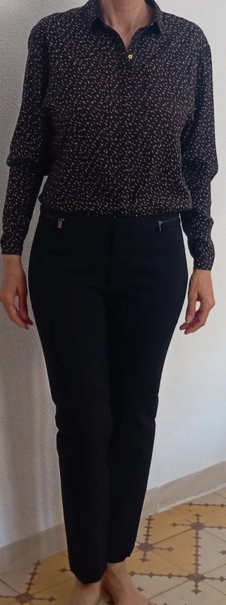 Camisa Reiss Negra con Detalles Dorados Talla L