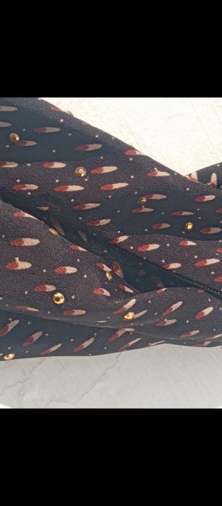 Camisa Reiss Negra con Detalles Dorados Talla L