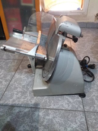 Cortadora Fiambre Beckers SXE-250 Repara