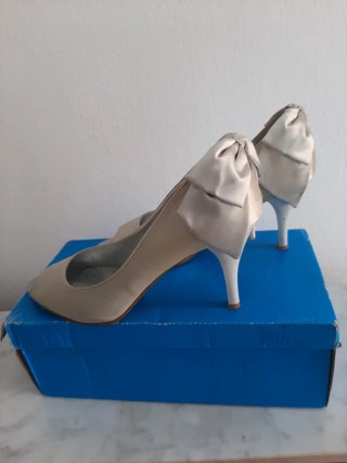 Zapatos de fiesta Rome Fashioner gris/plateados