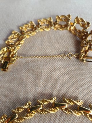 Conjunto collar y pulsera dorados tapado en oro 18
