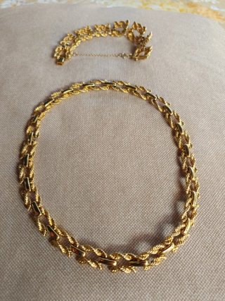 Conjunto collar y pulsera dorados tapado en oro 18
