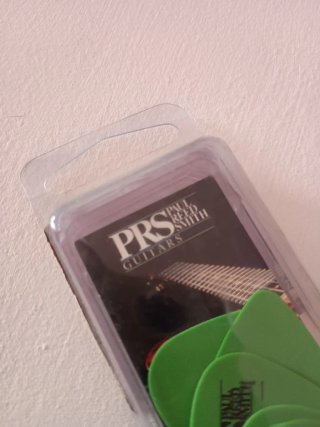 Paquete 12 púas PRS de .88 sin abrir.