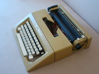 Máquina de escribir Olivetti Lettera 25