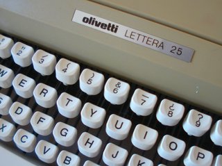 Máquina de escribir Olivetti Lettera 25