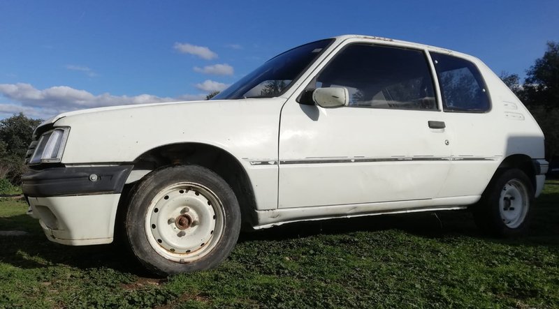 Peugeot 205 1998 - foto 1