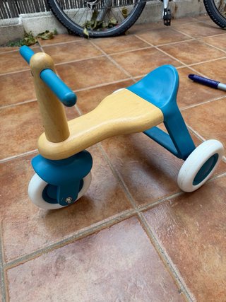 Triciclo Djeco madera y azul