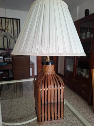 Lámpara de mesa.