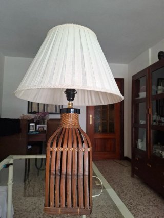 Lámpara de mesa.