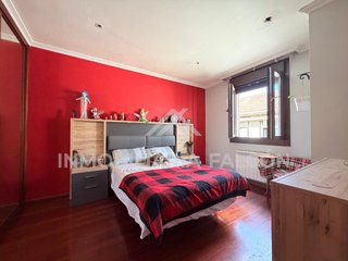 Casa Reformada de 3 Plantas con Garaje | Teis