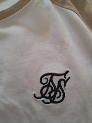 Camiseta SikSilk Blanca y Beige, Original